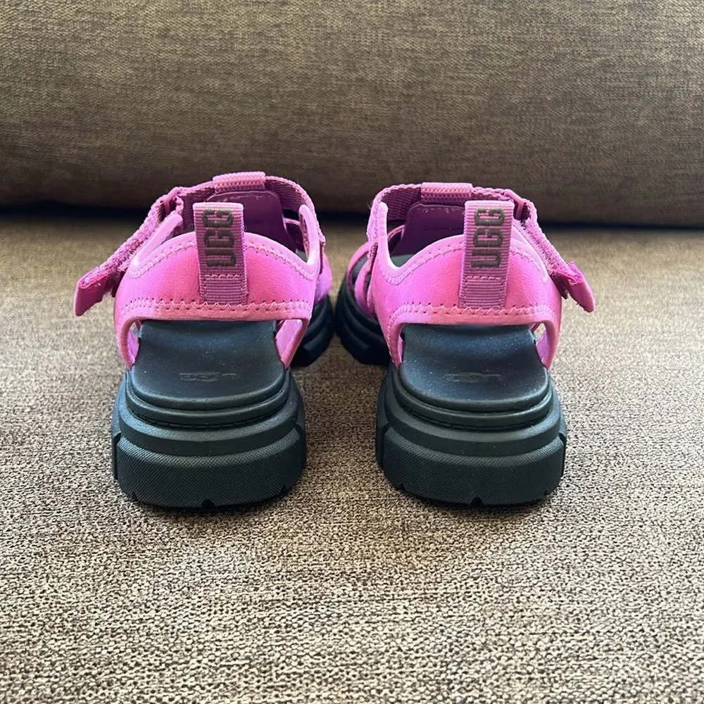New UGG Ashton Multistrap Chunky Sandals Girls Size 2 (Youth) in Pink